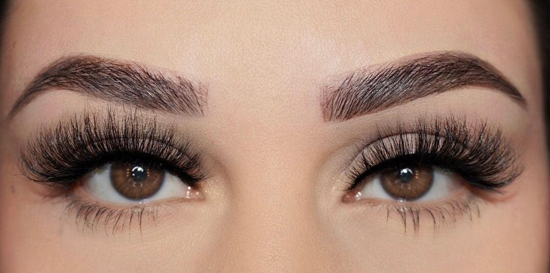 Premium Super Curl Strip Lash Falsies: Effortless Curl Perfection BWOWM021